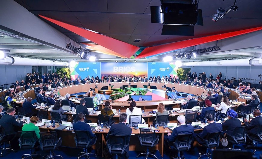 Quang cảnh một phiên thảo luận tại Hội nghị Thượng đỉnh BRICS mở rộng năm 2025. Quang cảnh một phiên thảo luận tại Hội nghị Thượng đỉnh BRICS mở rộng năm 2025.