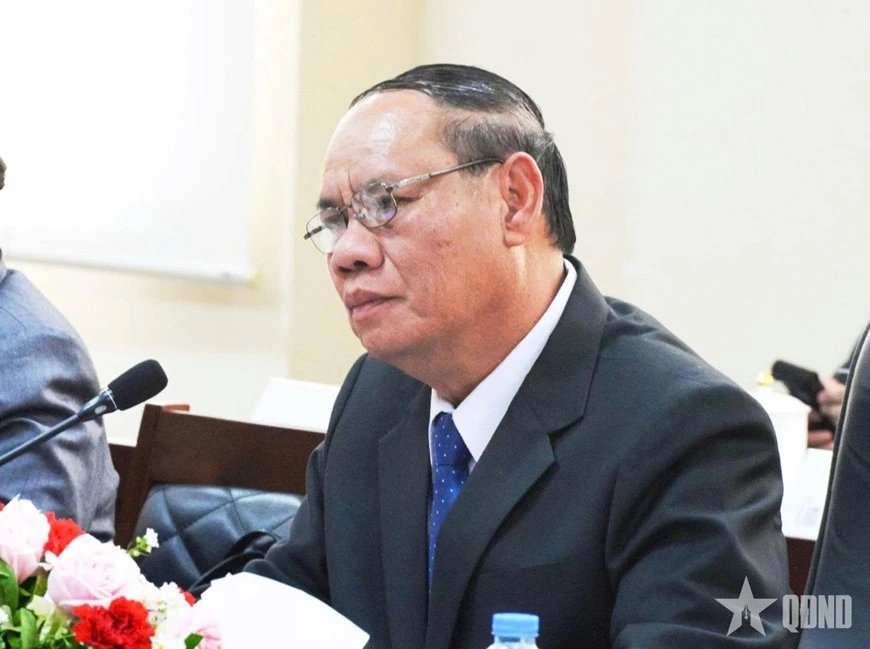 Đồng chí Vilay Lakhamphong, Thường trực Ban Bí thư Trung ương Đảng Nhân dân Cách mạng Lào phát biểu tại hội đàm.