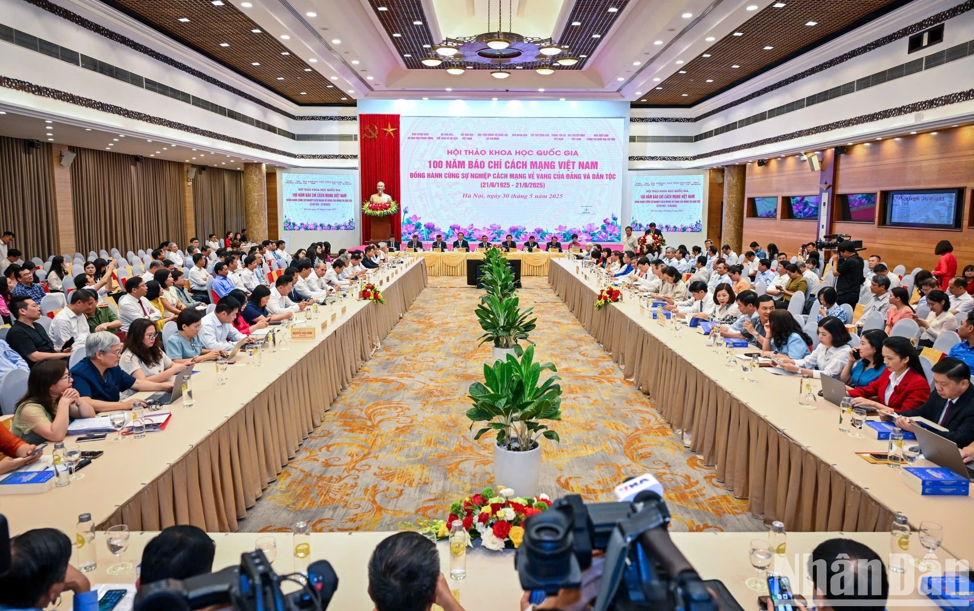 Quang cảnh diễn ra Hội thảo.