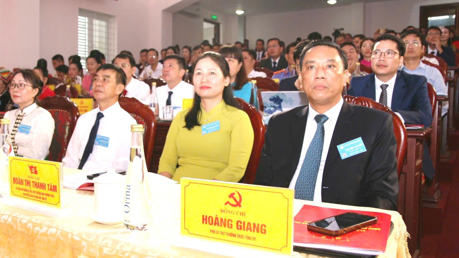 Đồng chí Hoàng Giang, Phó Bí thư Thường trực Tỉnh ủy dự và chỉ đạo đại hội. dai-bieu-2-1865.jpg