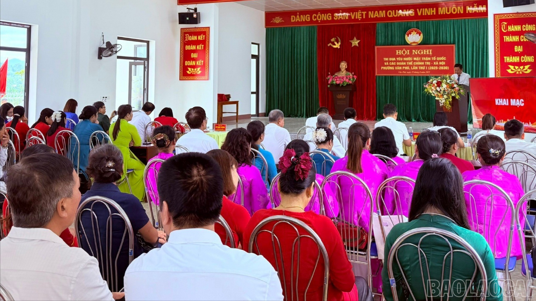 Quang cảnh hội nghị. baolaocai-tr-1.jpg