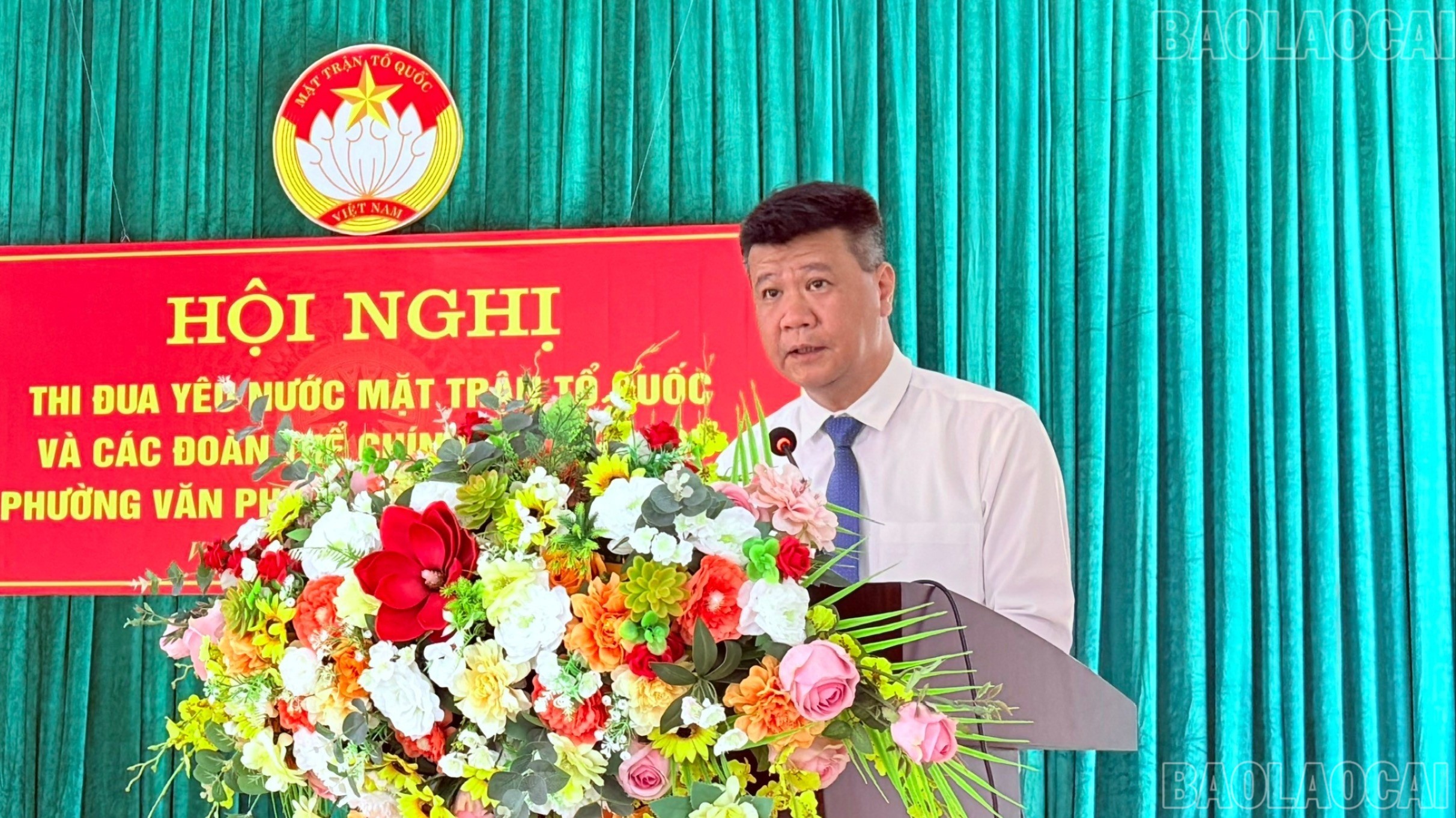 Đồng chí Phạm Thế Hoà, Phó Bí thư Thường trực Đảng ủy phường Văn Phú phát biểu tại hội nghị. baolaocai-tr-3.jpg