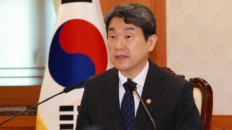 Quyền Tổng thống Hàn Quốc Lee Joo-ho phát biểu tại một cuộc họp khẩn ở Seoul. Quyền Tổng thống Hàn Quốc Lee Joo-ho phát biểu tại một cuộc họp khẩn ở Seoul.