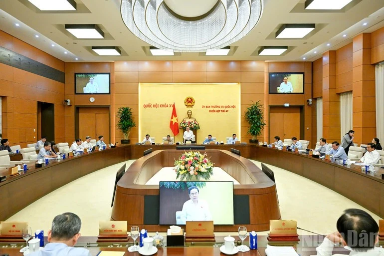 Quang cảnh phiên họp.