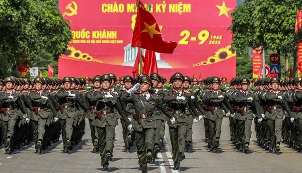 Lực lượng CAND tuyệt đối trung thành với Đảng, Tổ quốc và Nhân dân.