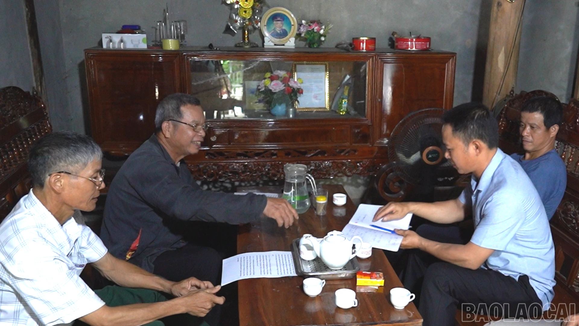 baolaocai-bl-anh-13-ky-cam-ket-sau-khi-bien-ban-thong-qua.png