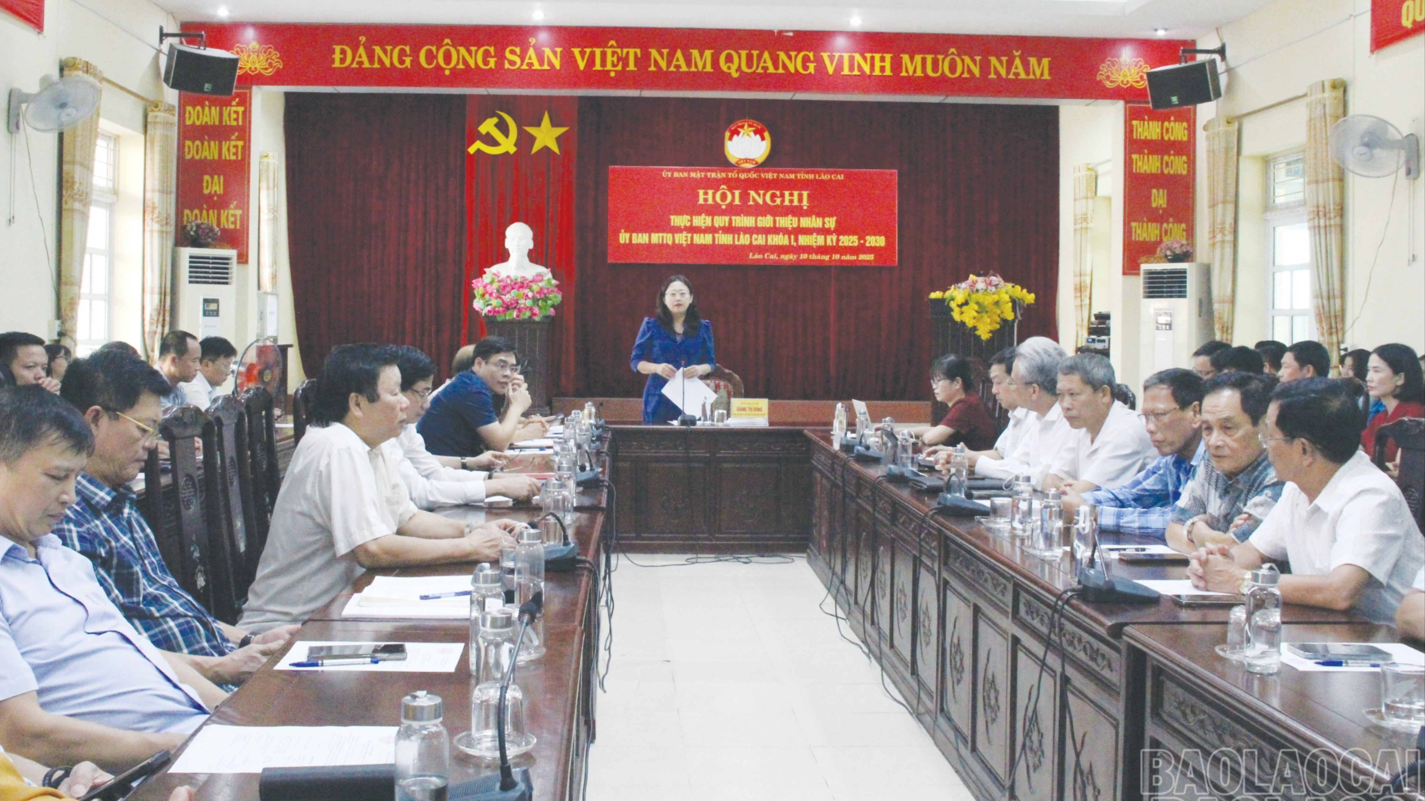 Quang cảnh hội nghị. baolaocai-br-12-3398.jpg