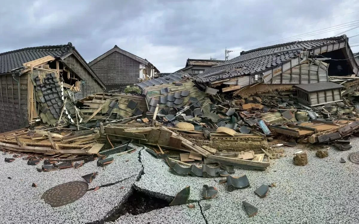 Tại khu vực lịch sử Kuroshima, một ngôi làng ven biển ở ngoại ô Wajima, các tòa nhà được làm bằng vật liệu truyền thống đã sụp đổ vì rung chấn của trận động đất hồi tháng 1/2024.