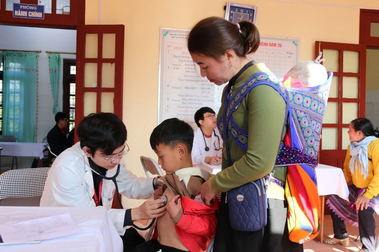 Người dân Lào Cai được quan tâm chăm sóc sức khỏe từ tuyến cơ sở.