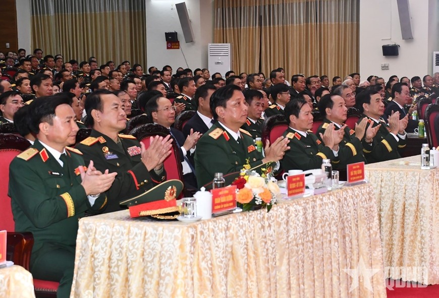 Các đại biểu dự lễ kỷ niệm. Các đại biểu dự lễ kỷ niệm.