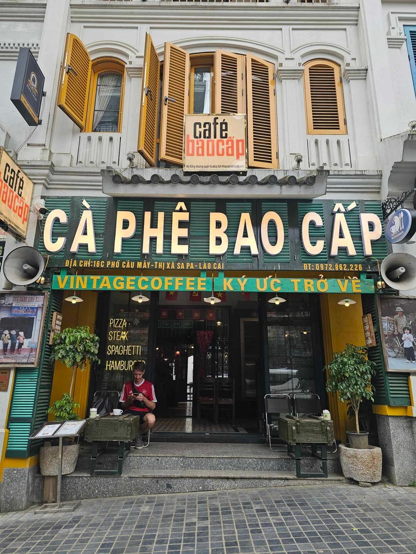 Một quán cà phê được du khách ưa chuộng ở trung tâm Sa Pa. Một quán cà phê được du khách ưa chuộng ở trung tâm Sa Pa.