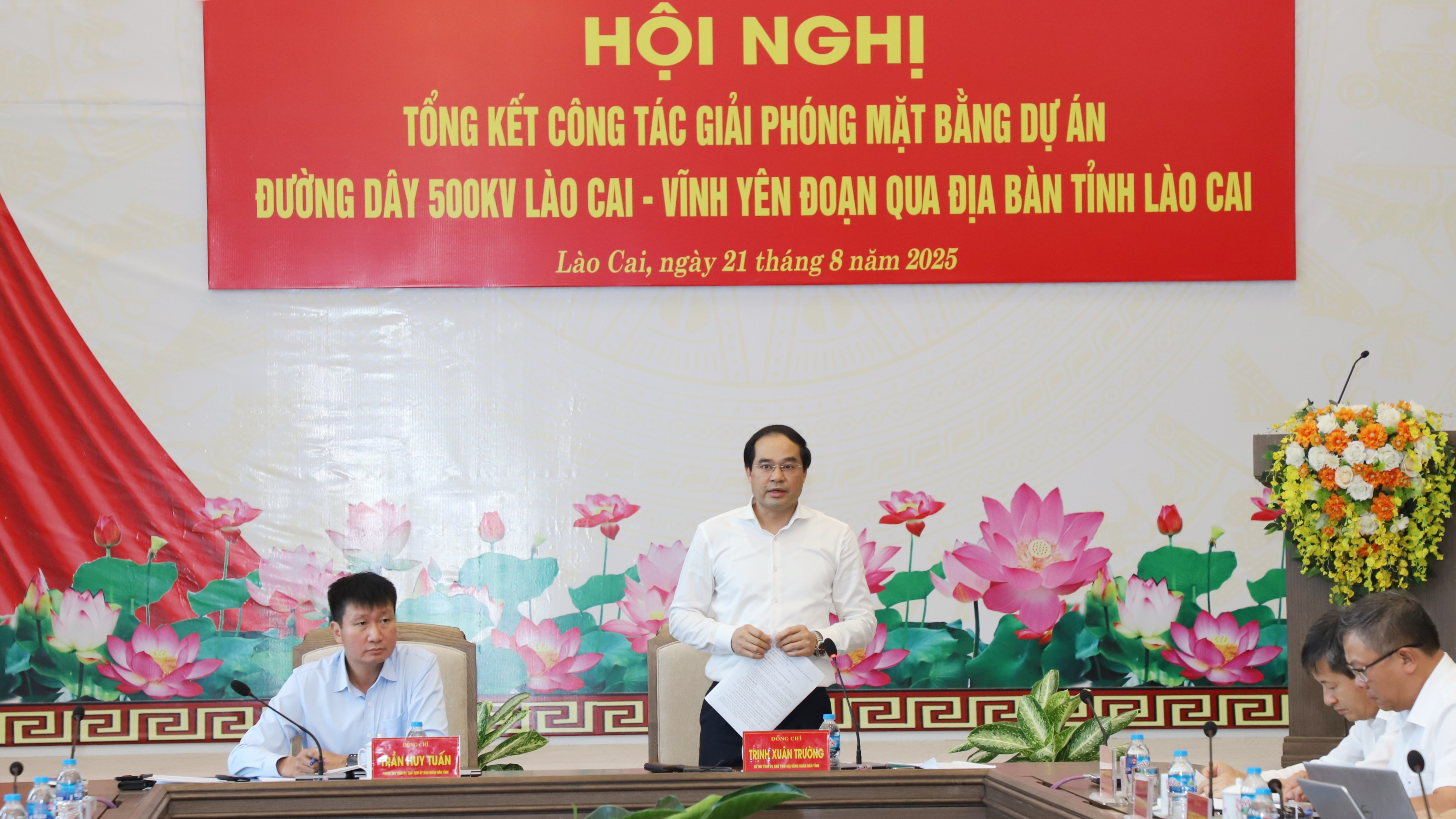 Đồng chí Trịnh Xuân Trường, Bí thư Tỉnh ủy, Chủ tịch HĐND tỉnh phát biểu chỉ đạo hội nghị. img-2536-5951.jpg