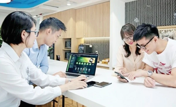 Đề án 06 mang lại nhiều lợi ích tài chính thông qua việc tạo điều kiện cho giao dịch điện tử, thanh toán số.