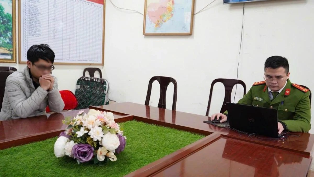 Đối tượng Vũ Tiến Hoàng tại cơ quan công an. Ảnh: Công an Bắc Kạn