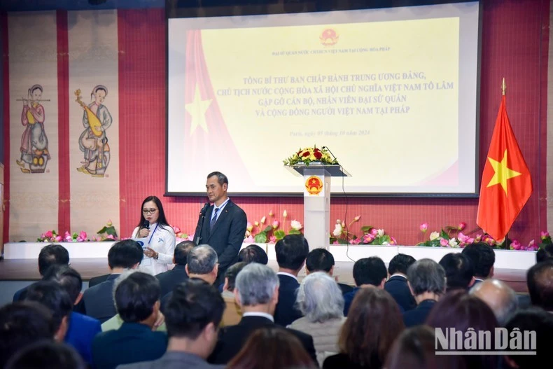 Ông Vương Hữu Nhân khẳng định: Cộng đồng người Việt Nam tại Pháp luôn phát huy truyền thống yêu nước, hướng về quê hương, đất nước.