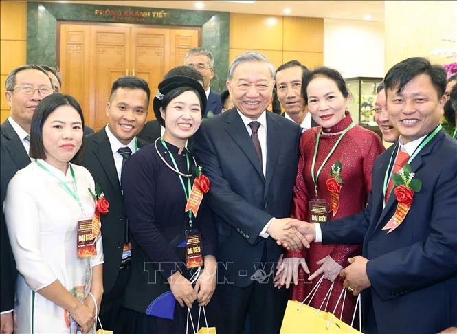 Tổng Bí thư Tô Lâm và các đại biểu. Tổng Bí thư Tô Lâm và các đại biểu.