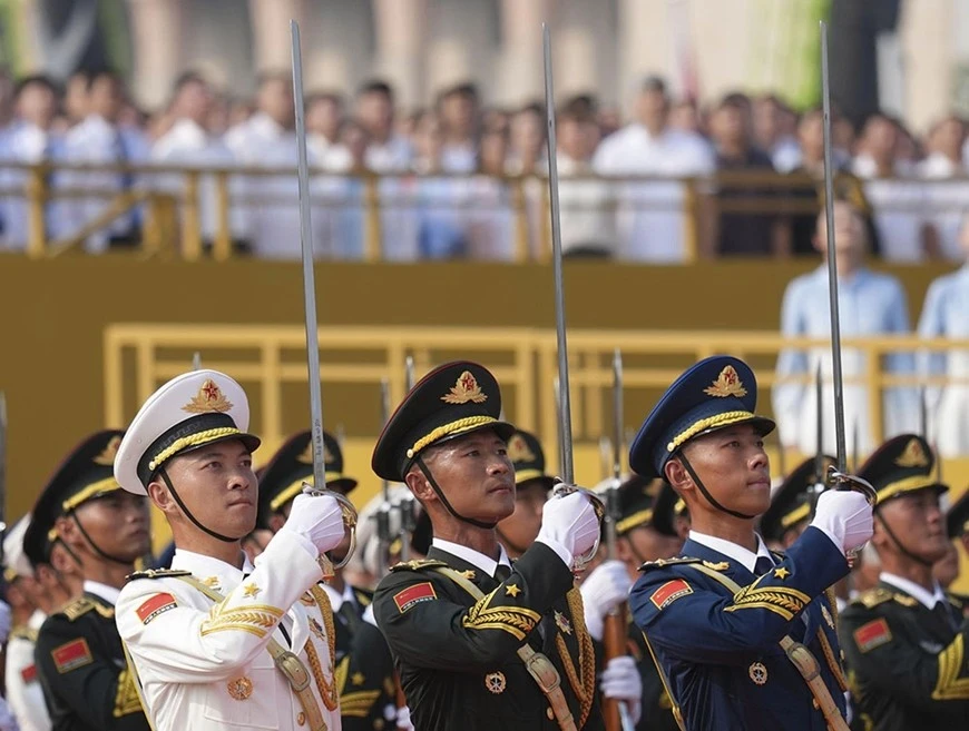 Chủ tịch nước Lương Cường dự Lễ duyệt binh kỷ niệm 80 năm Chiến thắng phát xít của nhân dân thế giới ảnh 10