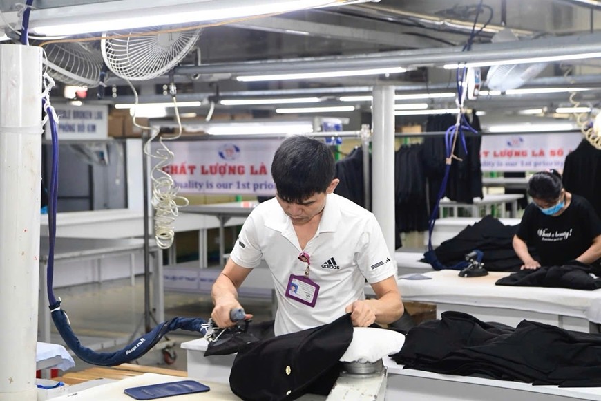 Khu vực kinh tế tư nhân có đóng góp ngày càng lớn cho nền kinh tế đất nước. Trong ảnh: Hoạt động sản xuất tại Công ty cổ phần Tập đoàn Tiên Sơn (Thanh Hóa). Khu vực kinh tế tư nhân có đóng góp ngày càng lớn cho nền kinh tế đất nước. Trong ảnh: Hoạt động sản xuất tại Công ty cổ phần Tập đoàn Tiên Sơn (Thanh Hóa).