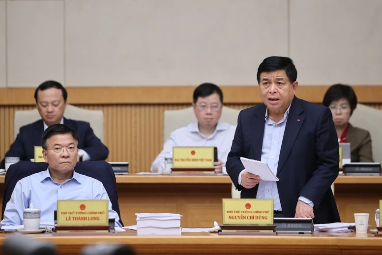 Phó Thủ tướng Nguyễn Chí Dũng và Phó Thủ tướng Lê Thành Long tham dự phiên họp.