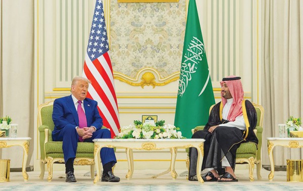 Thái tử Saudi Arabia Mohammed bin Salman Al Saud và Tổng thống Mỹ Donald Trump tại cuộc gặp ở Riyadh, ngày 13/5. Thái tử Saudi Arabia Mohammed bin Salman Al Saud và Tổng thống Mỹ Donald Trump tại cuộc gặp ở Riyadh, ngày 13/5.