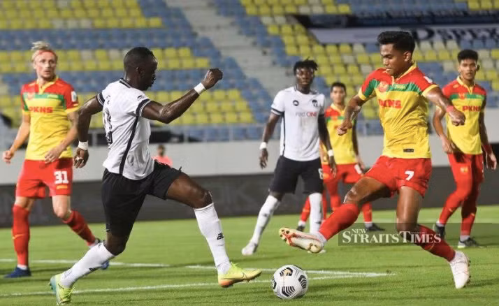 Giải VĐQG Malaysia tràn nhập cầu thủ nước ngoài.