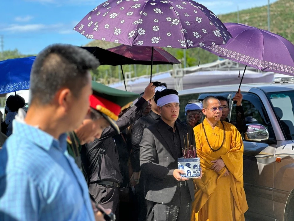 Thân nhân gia đình nguyên Chủ tịch nước Trần Đức Lương.