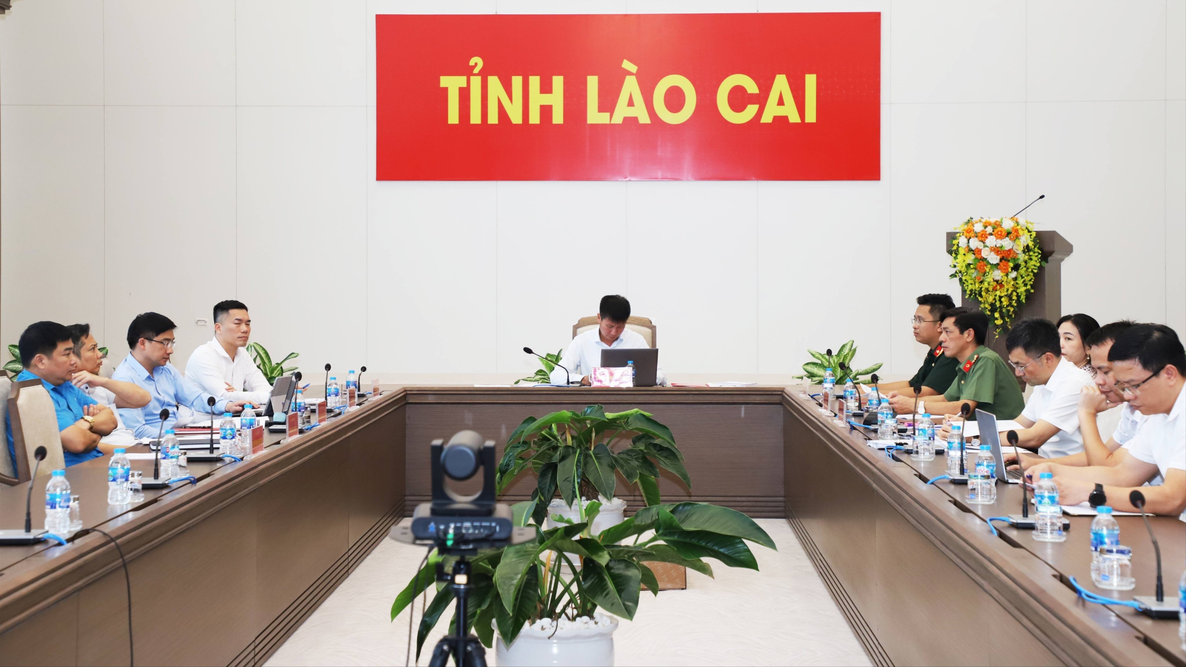 Quang cảnh tại điểm cầu trực tuyến tỉnh Lào Cai. img-1126-8042.jpg