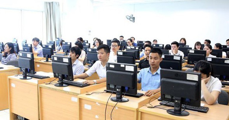 Thi tuyển công chức vào vị trí việc làm xếp ngạch chuyên viên sẽ thực hiện theo 2 vòng thi: Thi điều kiện kiểm tra kiến thức, năng lực chung và thi nghiệp vụ chuyên ngành. Thi tuyển công chức vào vị trí việc làm xếp ngạch chuyên viên sẽ thực hiện theo 2 vòng thi: Thi điều kiện kiểm tra kiến thức, năng lực chung và thi nghiệp vụ chuyên ngành.