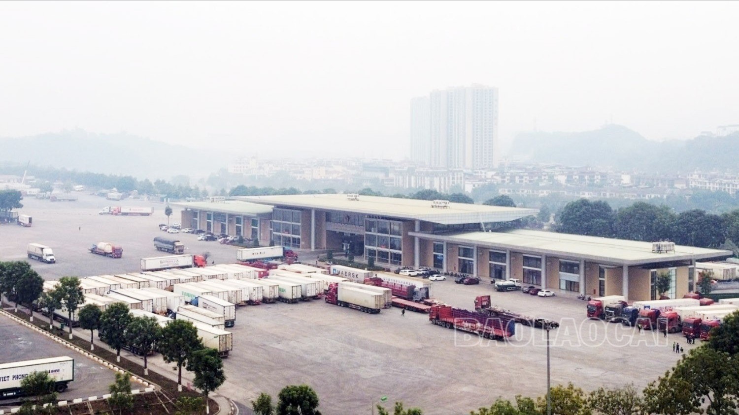 Cửa khẩu Quốc tế đường bộ số II Kim Thành (Lào Cai) là một trong 3 cửa khẩu quốc tế ở phía Bắc Việt Nam được đón các phương tiện có Giấy phép vận tải đường bộ GMS và sổ TAD. z6611068343648-a47e8ba1be62931b7ee4c7d462cb46e9-9428.jpg
