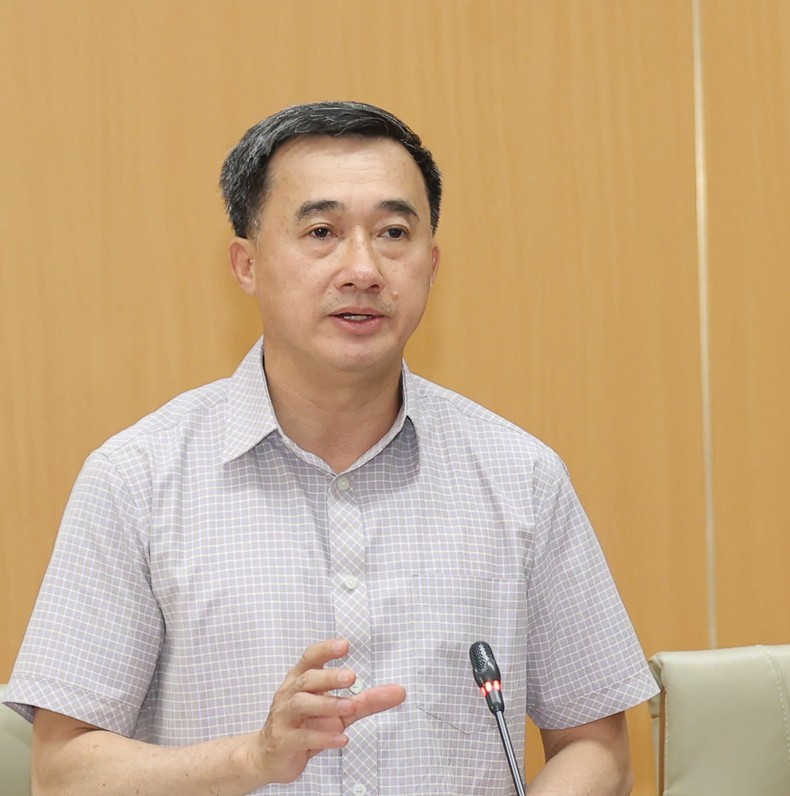Giáo sư, Tiến sĩ Trần Văn Thuấn, Thứ trưởng Y tế, Chủ tịch Hội đồng Y khoa Quốc gia. Giáo sư, Tiến sĩ Trần Văn Thuấn, Thứ trưởng Y tế, Chủ tịch Hội đồng Y khoa Quốc gia.