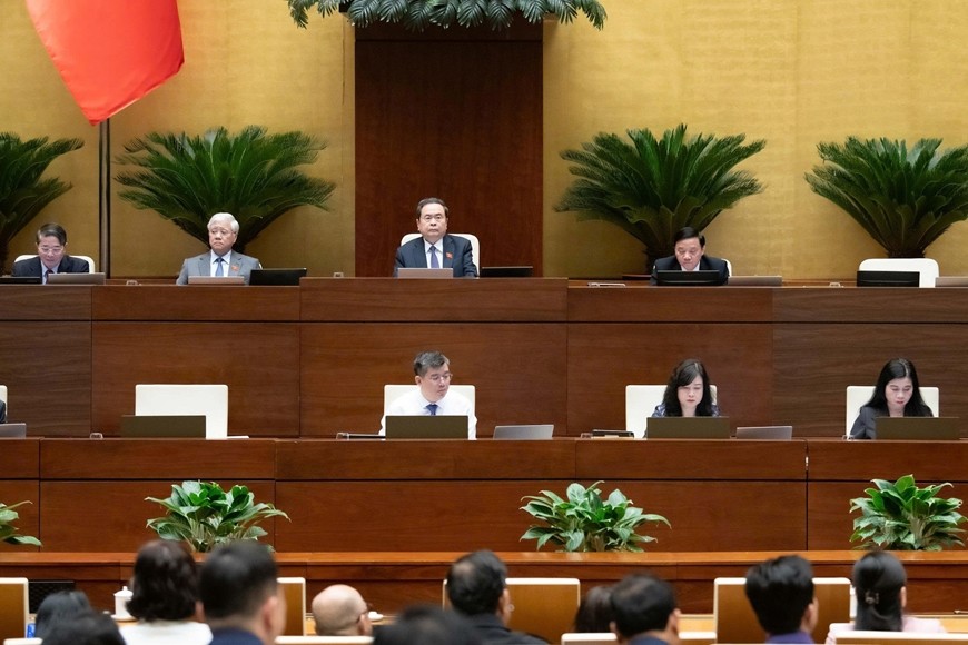 Chủ tịch Quốc hội Trần Thanh Mẫn chủ trì phiên thảo luận.