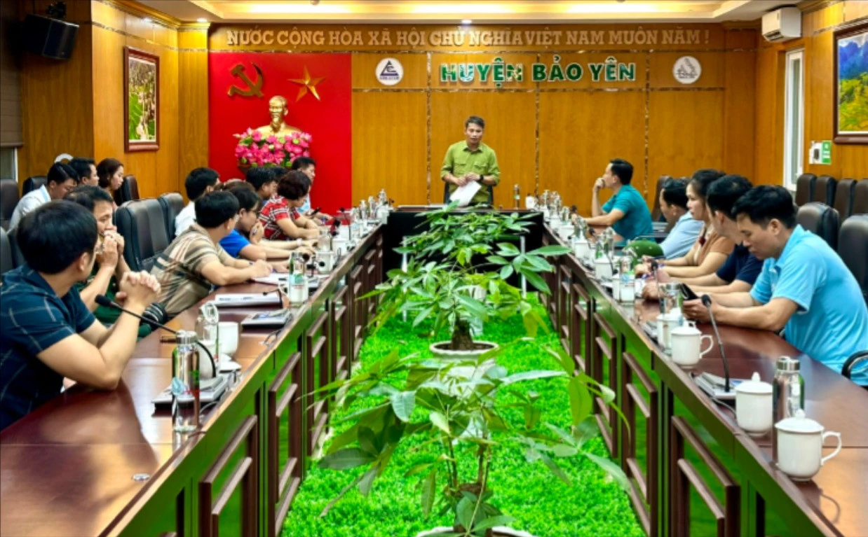 Quang cảnh cuộc họp.jpg