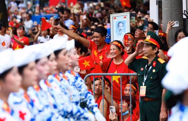 Công tác kiểm tra, giám sát, kiểm soát quyền lực và đấu tranh phòng, chống tham nhũng, lãng phí, tiêu cực để củng cố niềm tin của nhân dân, bảo đảm ổn định chính trị - xã hội và tạo lập môi trường lành mạnh cho phát triển.