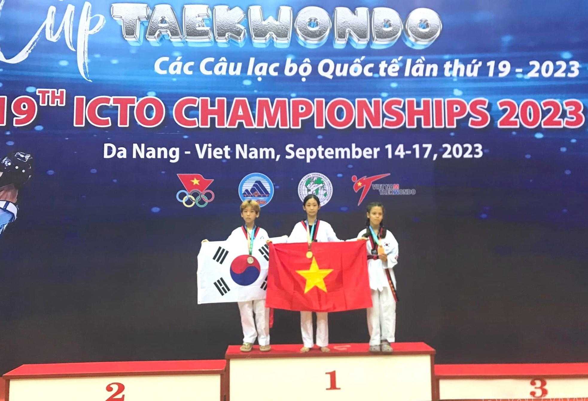 Hoàng Phượng giành huy chương Vàng Cup Taekwondo các câu lạc bộ Quốc tế lần thứ 19. 487070988-4041426632748765-5587846669540210230-n-9656.jpg