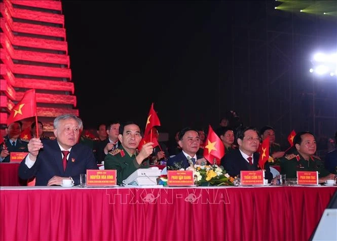 Các đại biểu dự chương trình.