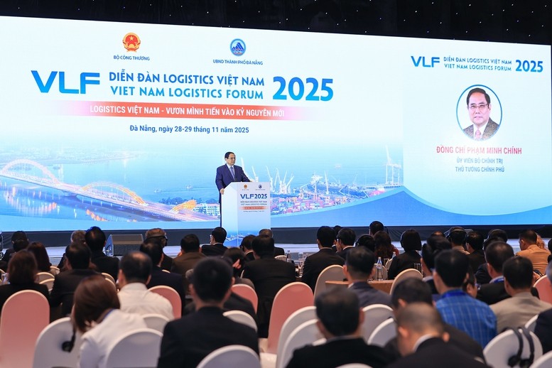 Theo Thủ tướng, những kết quả đạt được là chưa xứng tầm với ưu thế về vị trí địa - chính trị, địa - kinh tế, ngành logistics Việt Nam vẫn còn nhiều dư địa phát triển.