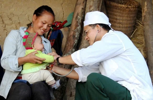 Điểm đáng chú ý, nhóm học sinh nữ DTTS vị thành niên được xác định là đối tượng trọng tâm, do rào cản về địa lý, văn hóa và thông tin khiến các em ít có cơ hội tiếp cận dịch vụ y tế và thông tin chính thống.