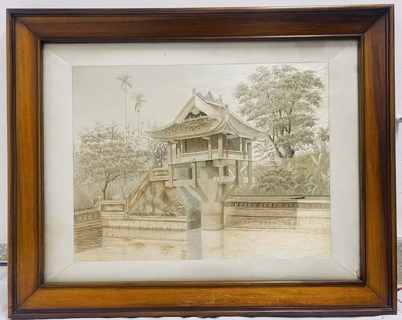 Bức tranh thêu “Chùa Một Cột” được gia đình Luật sư Loseby gửi tặng Bảo tàng Hồ Chí Minh đúng dịp kỷ niệm 115 năm Ngày sinh Chủ tịch Hồ Chí Minh.