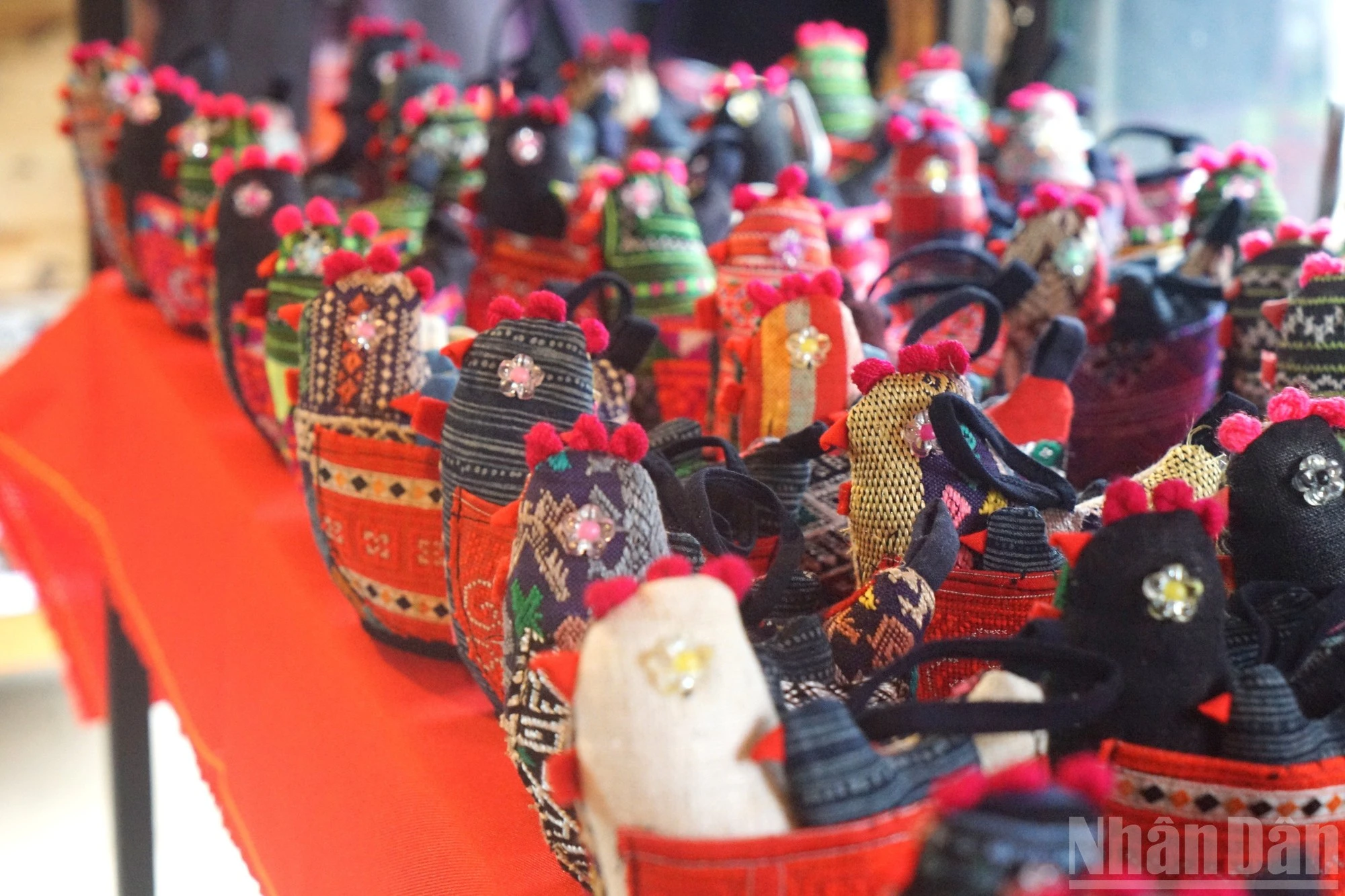 Các sản phẩm thổ cẩm của Hợp tác xã Mường Hoa.