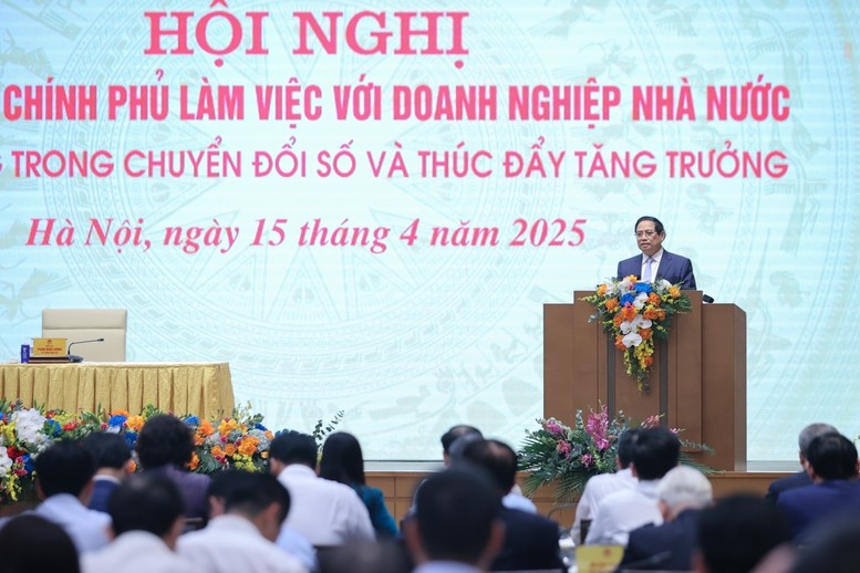 Thủ tướng Phạm Minh Chính: Doanh nghiệp nhà nước phải xông pha hơn nữa, tiên phong chuyển đổi số và thúc đẩy tăng trưởng. Thủ tướng Phạm Minh Chính: Doanh nghiệp nhà nước phải xông pha hơn nữa, tiên phong chuyển đổi số và thúc đẩy tăng trưởng.