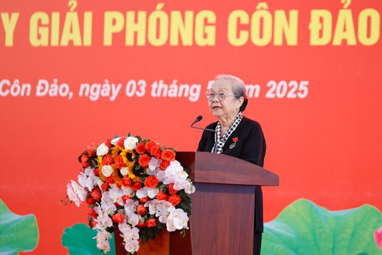 Bà Hoàng Thị Khánh, Trưởng Ban Liên lạc toàn quốc các chiến sĩ cách mạng Việt Nam bị địch bắt tù đày phát biểu. Bà Hoàng Thị Khánh, Trưởng Ban Liên lạc toàn quốc các chiến sĩ cách mạng Việt Nam bị địch bắt tù đày phát biểu.