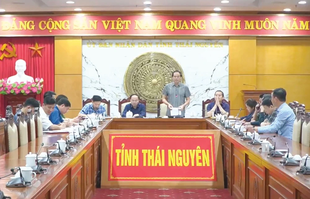Quang cảnh cuộc họp.
