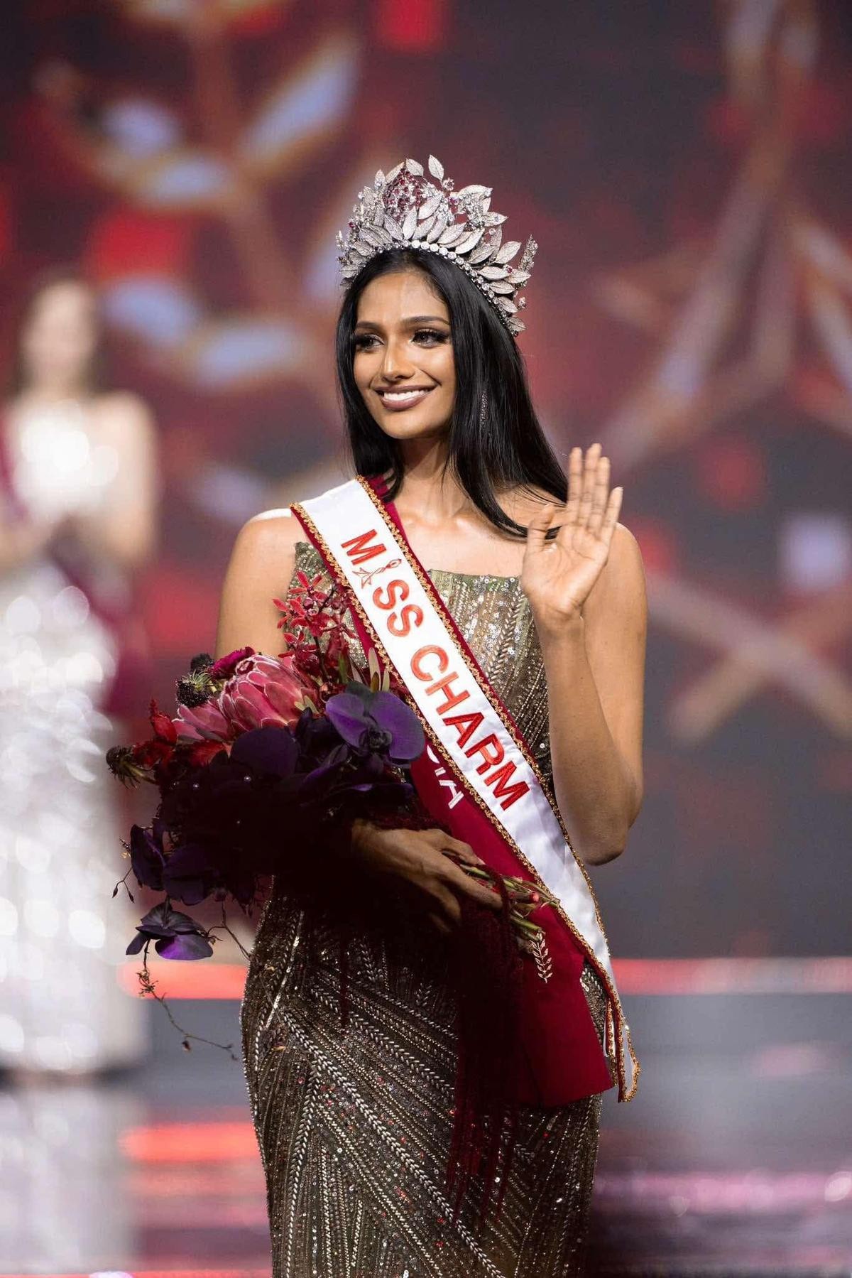 Rashmita Rasindran - người đẹp Malaysia đăng quang Miss Charm 2024. Rashmita Rasindran - người đẹp Malaysia đăng quang Miss Charm 2024.