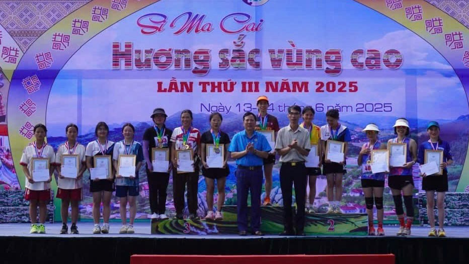 អ្នករៀបចំបានផ្តល់រង្វាន់សម្រាប់ព្រឹត្តិការណ៍ដែលកើតឡើងនៅក្នុងពិធីបុណ្យ។ z6704877695186-1ac441d79c20fdf1a77fb918e4717a3f.jpg