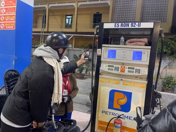 Kỳ điều hành này giá xăng E5RON92 có giá bán không cao hơn 20.391 đồng/lít.