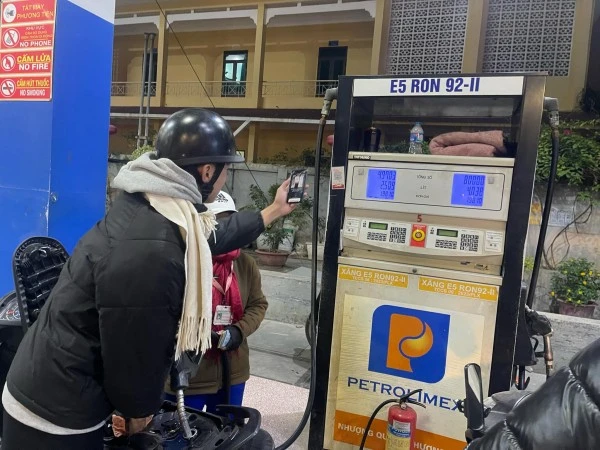 Kỳ điều hành này giá xăng E5RON92 có giá bán không cao hơn 20.391 đồng/lít.