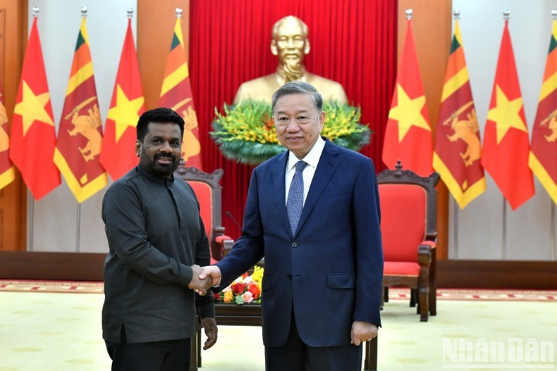 Tổng Bí thư Tô Lâm và Tổng thống Sri Lanka Anura Kumara Dissanayaka. Tổng Bí thư Tô Lâm và Tổng thống Sri Lanka Anura Kumara Dissanayaka.
