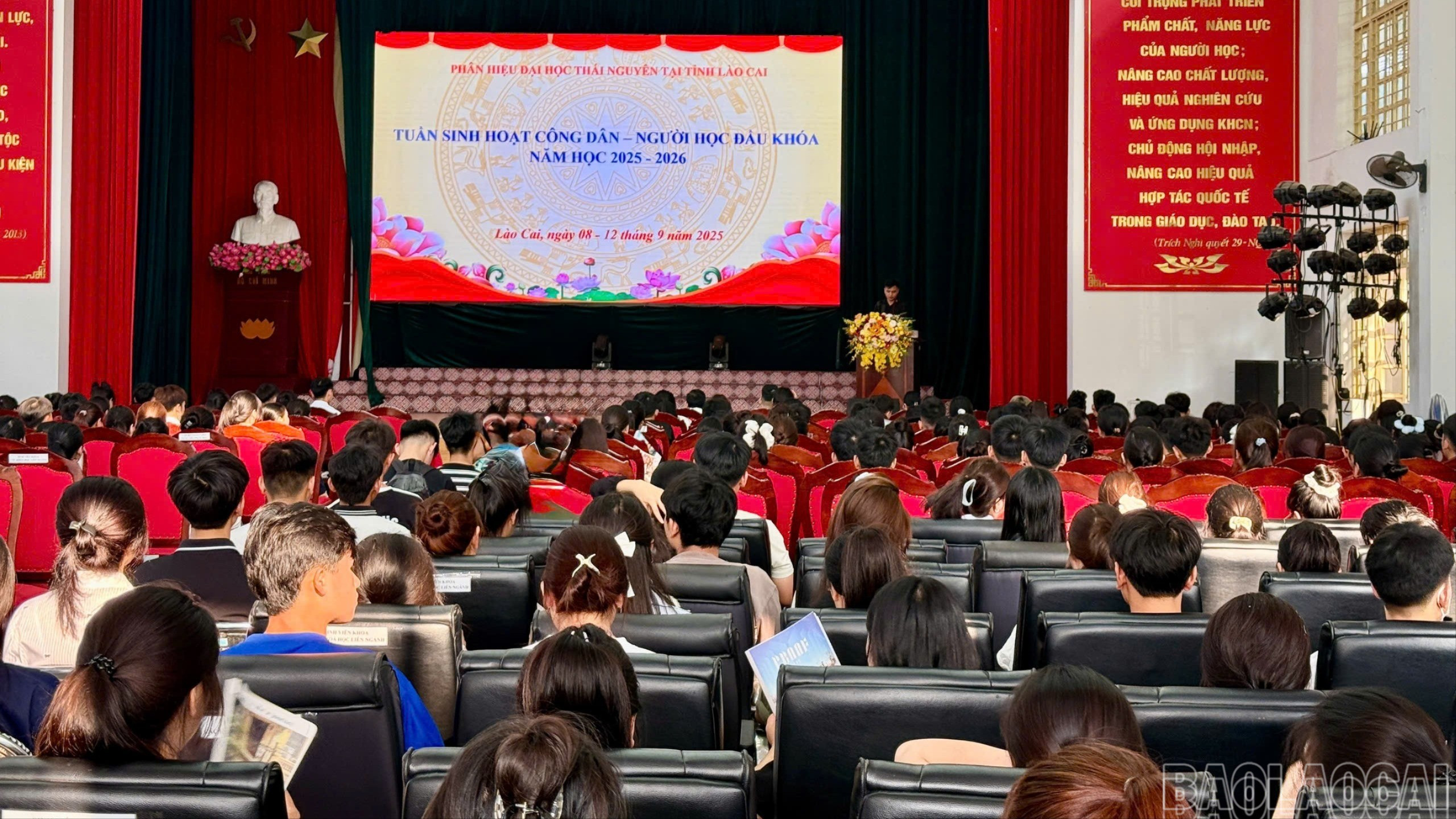 Quang cảnh buổi sinh hoạt. baolaocai-br-z6989392395624-39dc779c783749a46f71c534c6208b23.jpg