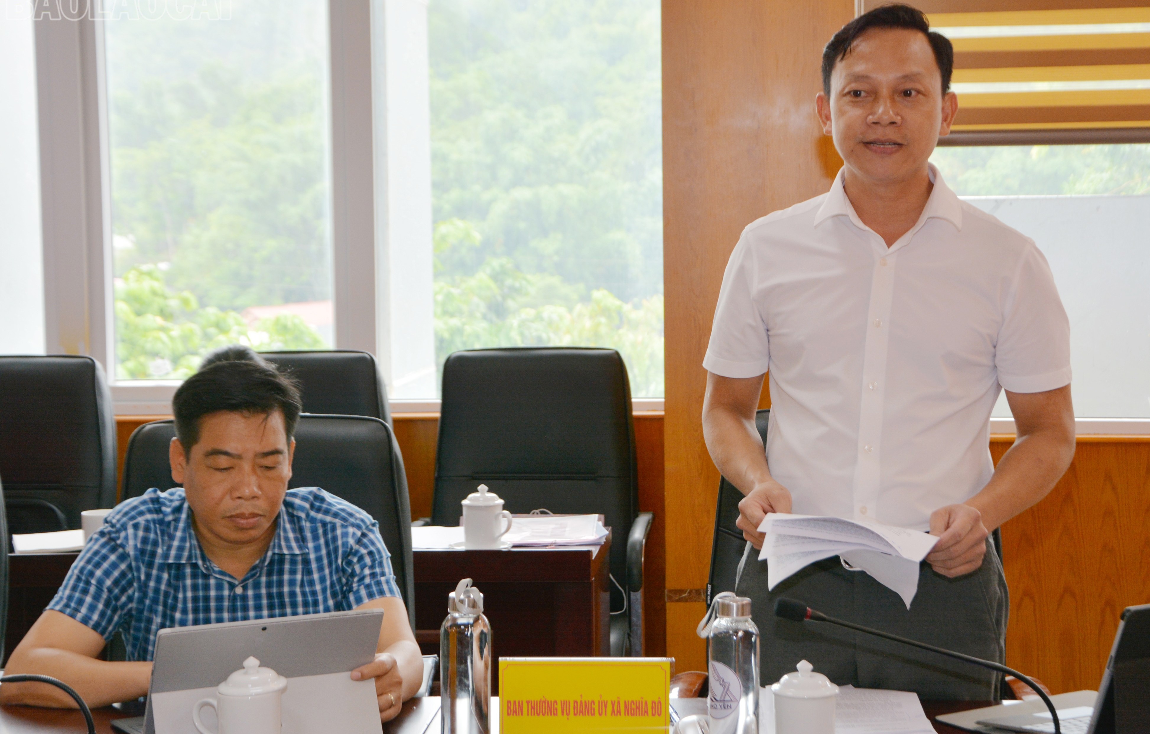 Thường trực Đảng ủy xã Nghĩa Đô phát biểu tại buổi họp duyệt văn kiện. dsc-7755.jpg