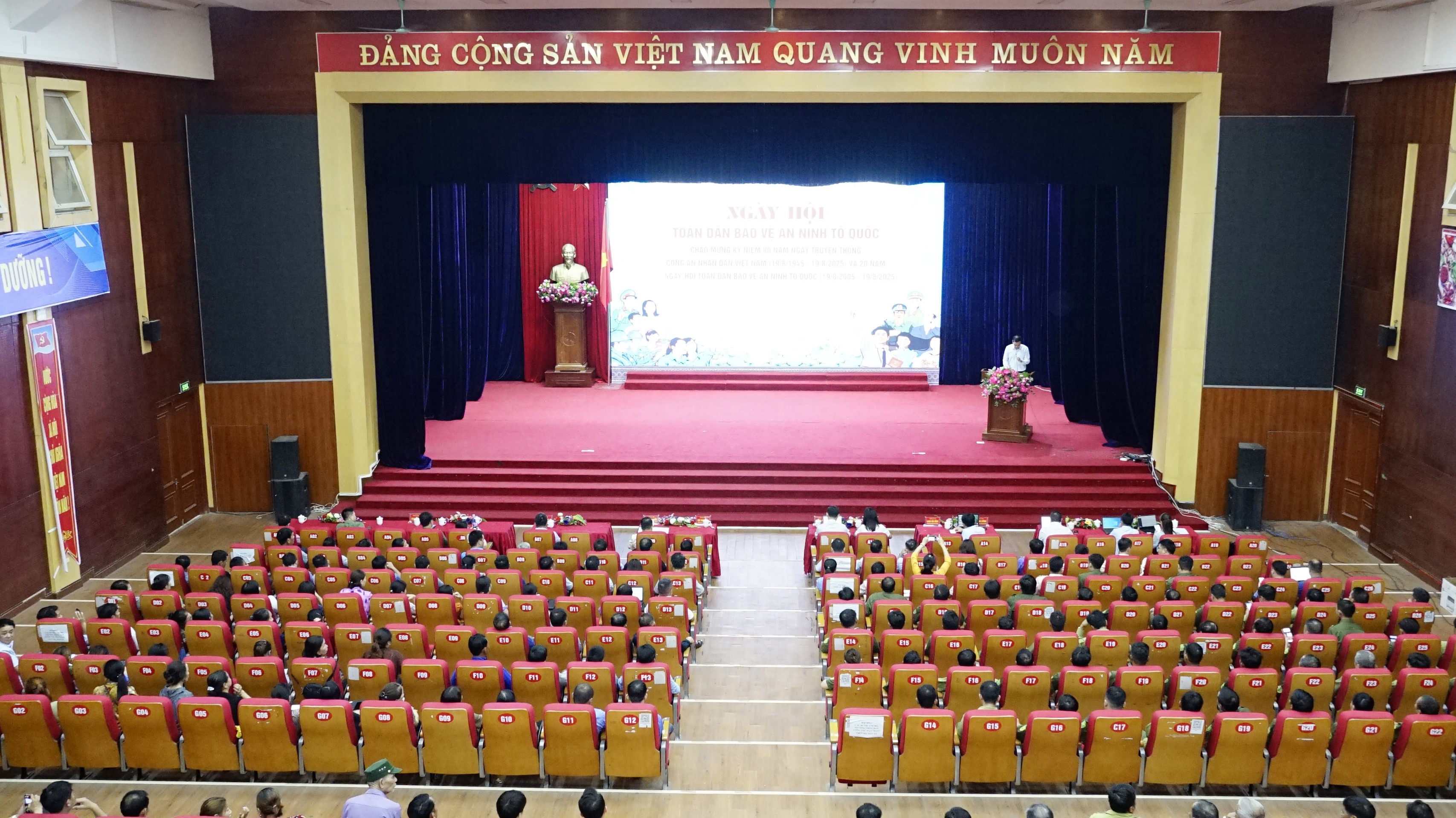 Quang cảnh ngày hội. dsc0774.jpg